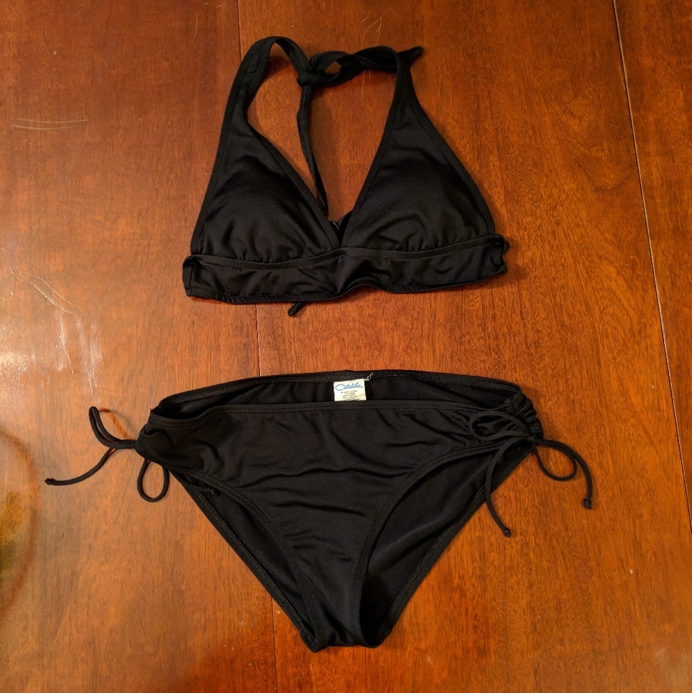 Black bikini